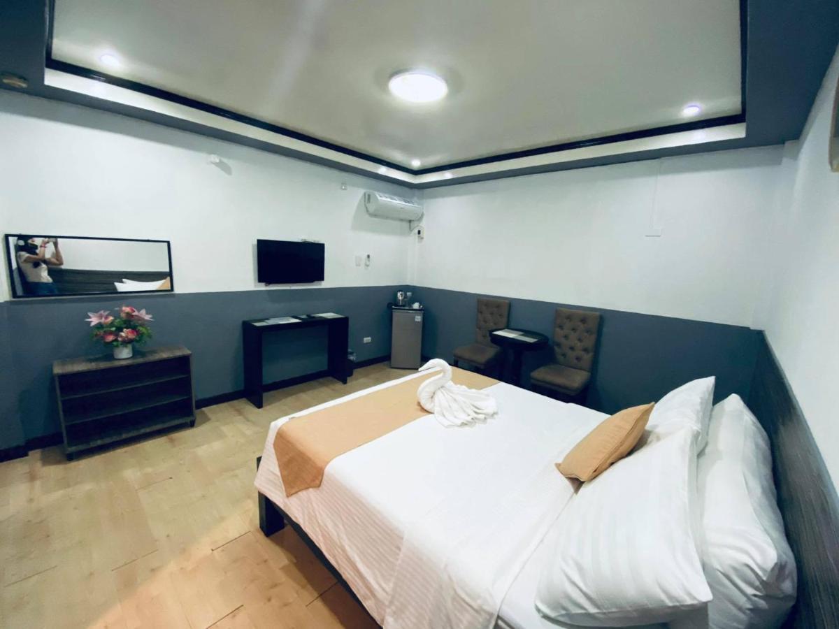 Amax Inn Makati Makati City Exteriör bild