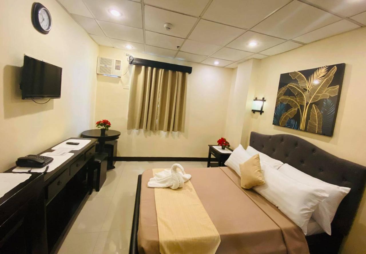 Amax Inn Makati Makati City Exteriör bild