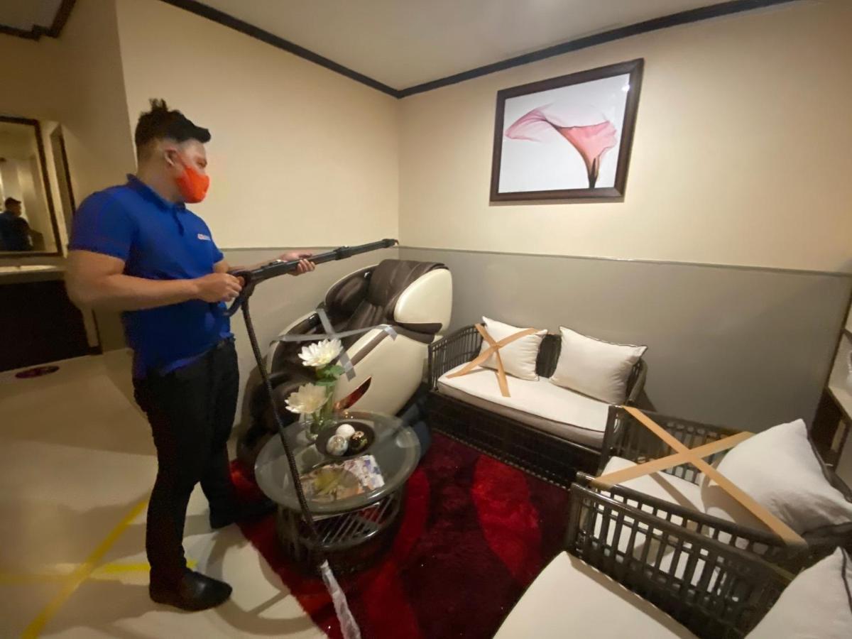 Amax Inn Makati Makati City Exteriör bild