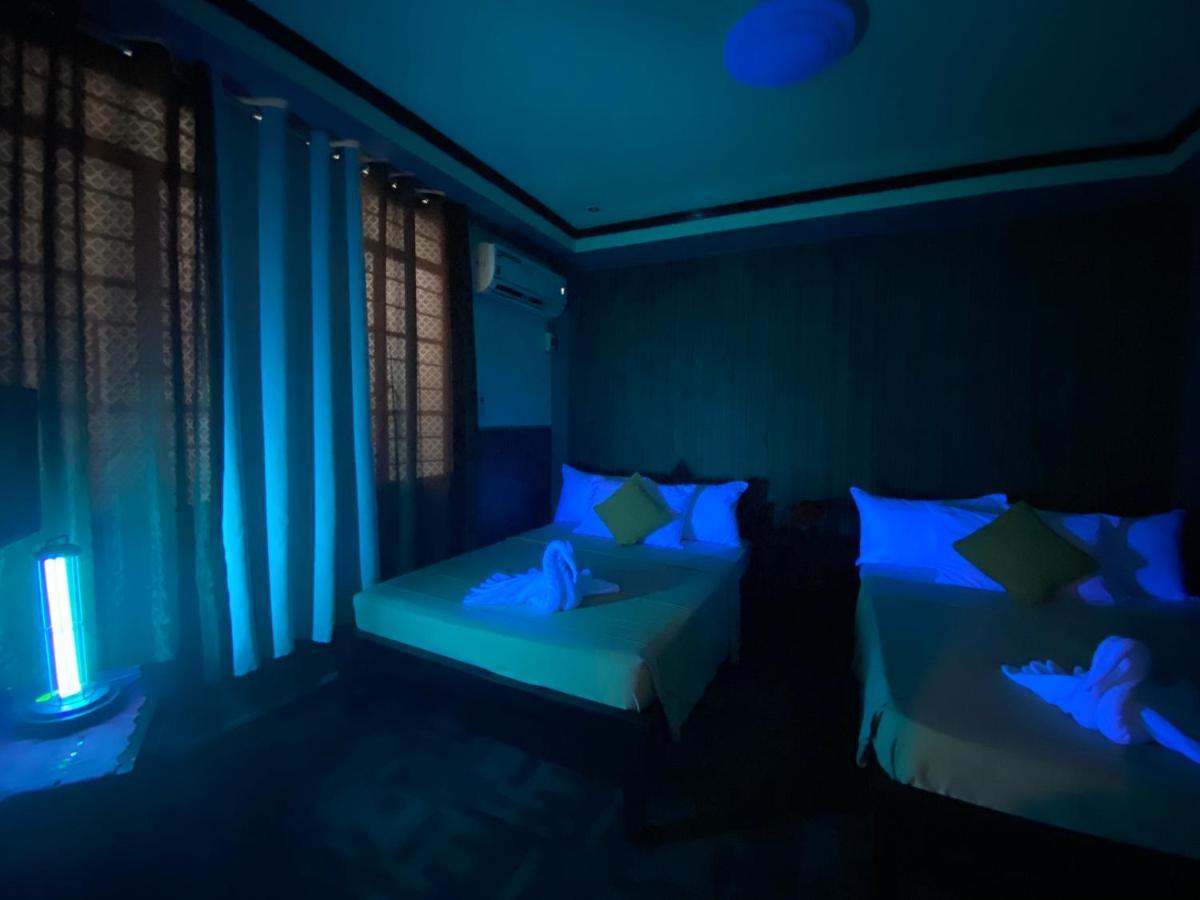 Amax Inn Makati Makati City Exteriör bild