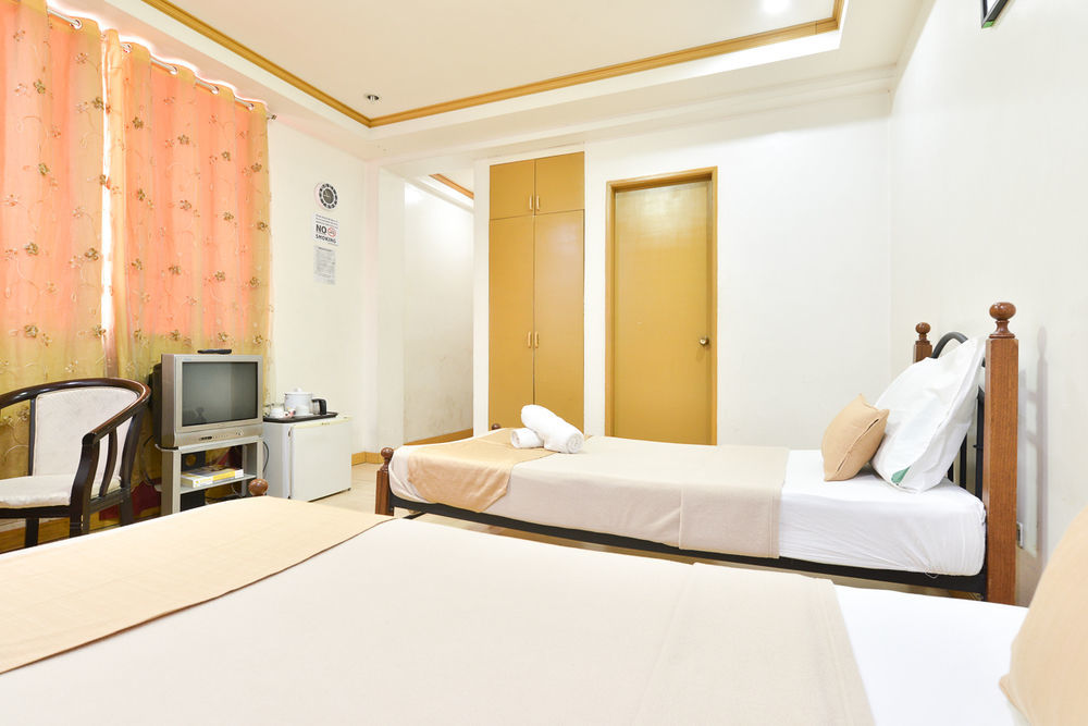 Amax Inn Makati Makati City Exteriör bild